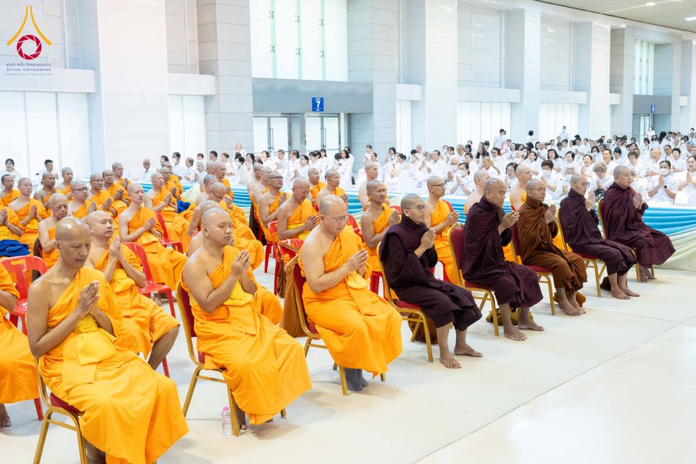 ภาพ No.287563:วันที่ 1 มกราคม พ.ศ. 2569 พิธีบูชาข้าวพระ ณ สภาธรรมกายสากล วัดพระธรรมกาย