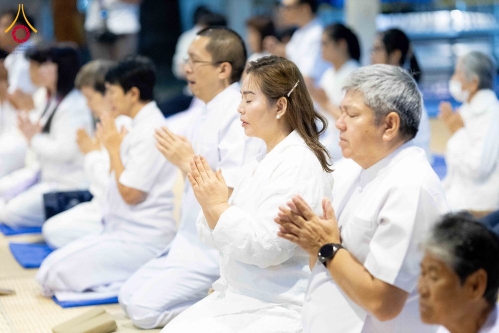 ภาพ No.288832:วันที่ 6 มกราคม พ.ศ. 2569 พิธีถวายภัตตาหารเป็นสังฆทาน แด่พระธรรมยาตรา ในโครงการธรรมยาตรา กตัญญูบูชา มหาปูชนียาจารย์ พระมงคลเทพมุนี(สด จนฺทสโร) พระผู้ปราบมาร อนุสรณ์สถาน 7 แห่ง ปีที่ 14 ณ อนุสรณ์สถานมหาวิหารพระมงคลเทพมุนี (โลตัสแลนด์) อ.สองพี่น้อง จ.สุพรร