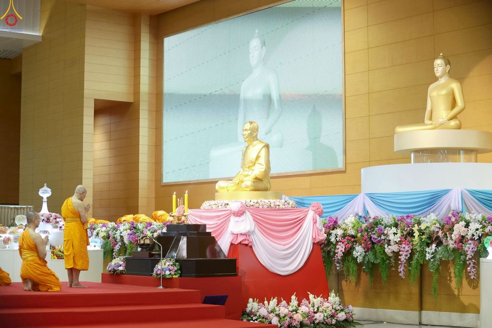 ภาพ No.243744:วันอาทิตย์ที่ 7 กันยายน พ.ศ. 2568 พิธีบูชาครูผู้ค้นพบวิชชาธรรมกาย , พิธีบูชาข้าวพระ ณ สภาธรรมกายสากล วัดพระธรรมกาย
