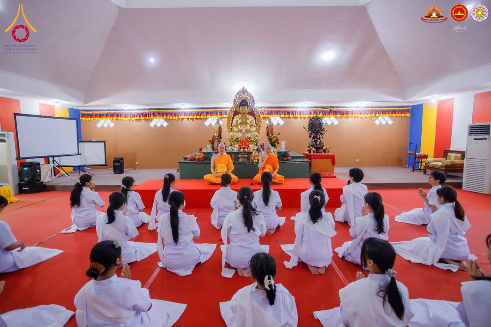 ภาพ No.284595:วันพุธที่ 17  ธันวาคม พ.ศ.2568  พิธีบวชอุบาสิกาแก้ว อินโดนีเซีย ณ ประเทศอินโดนีเซีย