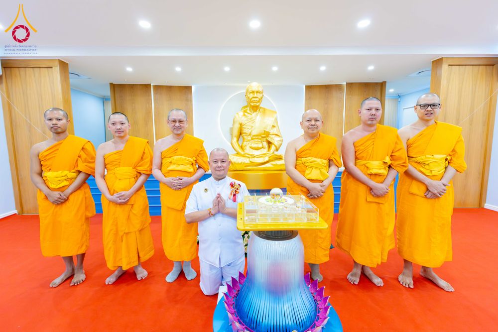 ภาพ No.313310:วันอาทิตย์ที่ 8 มีนาคม พ.ศ. 2569 พิธีสมโภชรูปเหมือนพระมงคลเทพมุนี (สด จนฺทสโร) และพิธีทอดผ้าป่าสามัคคีเพื่อสร้างวิหารพระมงคลเทพมุนี ณ วัดพุทธเคปทาวน์ ประเทศแอฟริกาใต้