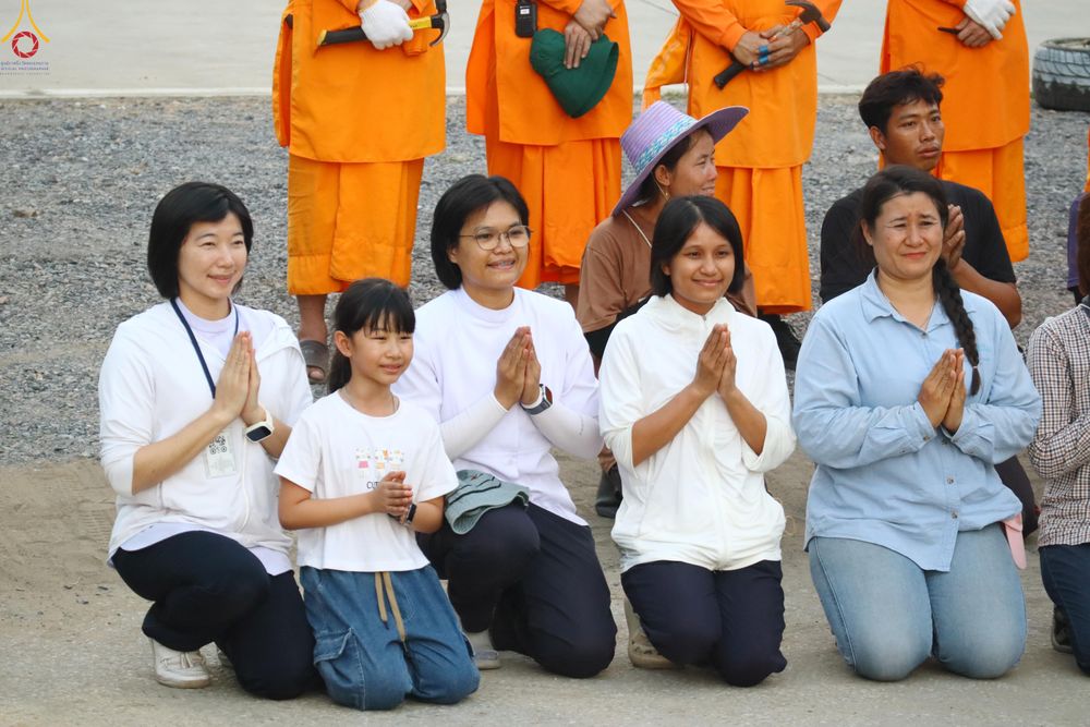 ภาพ No.320993:วันที่ 9 เมษายน พ.ศ.2569 การเตรียมงานจราจร เพื่องานถวายมหาสังฆทาน 40,000 กว่าวัดทั่วประเทศ วันคุ้มครองโลก 22 เมษายน พ.ศ.2569 วัดพระธรรมกาย