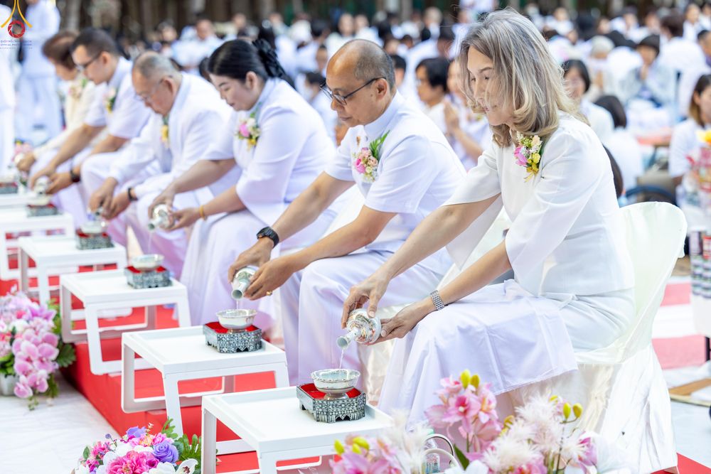 ภาพ No.289309:วันที่ 7 มกราคม พ.ศ. 2569 พิธีตักบาตรพระธรรมยาตรา ณ อนุสรณ์สถานลำดับที่ 1 สถานที่เกิดด้วยรูปกายเนื้อ อนุสรณ์สถานมหาวิหารพระมงคลเทพมุนี (โลตัสแลนด์) อ.สองพี่น้อง จ.สุพรรณบุรี ในโครงการธรรมยาตรา กตัญญูบูชา มหาปูชนียาจารย์ พระมงคลเทพมุนี(สด จนฺทสโร) พระผู้ป