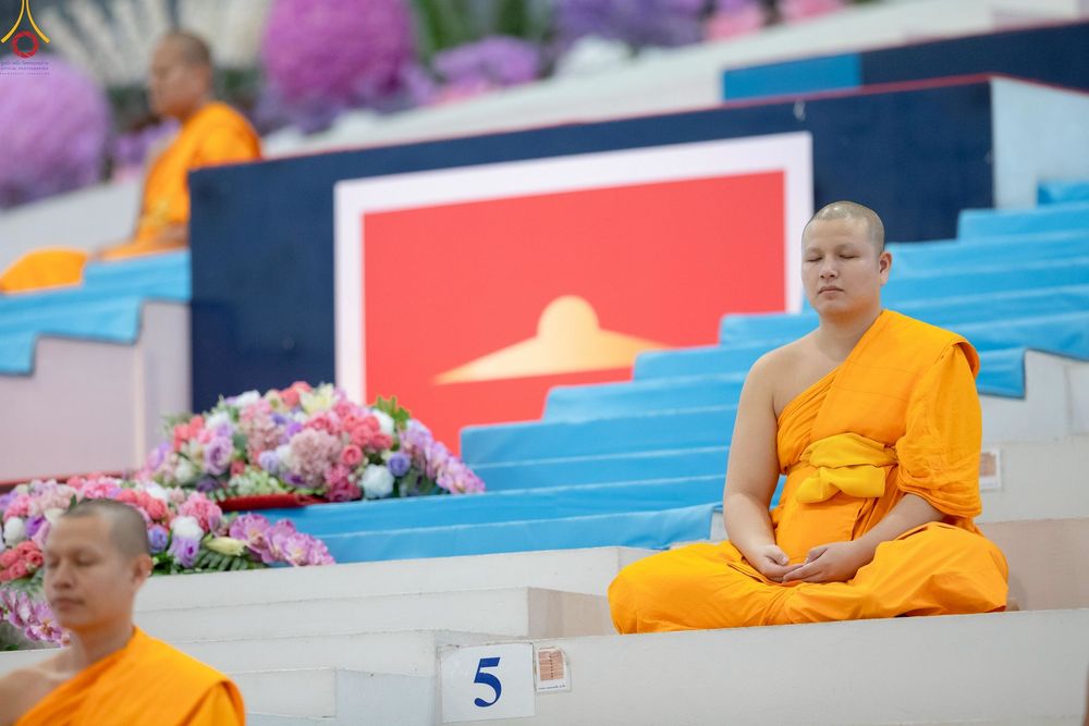 ภาพ No.240877:วันพุธที่ 27 สิงหาคม พ.ศ. 2568 พิธีทอดผ้าป่าเพื่อสร้างอาคาร  82 ปี หลวงพ่อธัมมชโย สมทบกฐินวัดพระธรรมกาย และกฐิน 30,000 วัดทั่วประเทศ ครั้งที่ 1