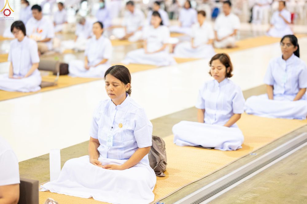 ภาพ No.286434:วันอาทิตย์ที่ 13 กรกฎาคม พ.ศ.2568 พิธีปฎิบัติธรรม และพิธีจุดเทียนใจ ไฟนิรันดร์ อนันตชัย ณ สภาธรรมกายสากล วัดพระธรรมกาย