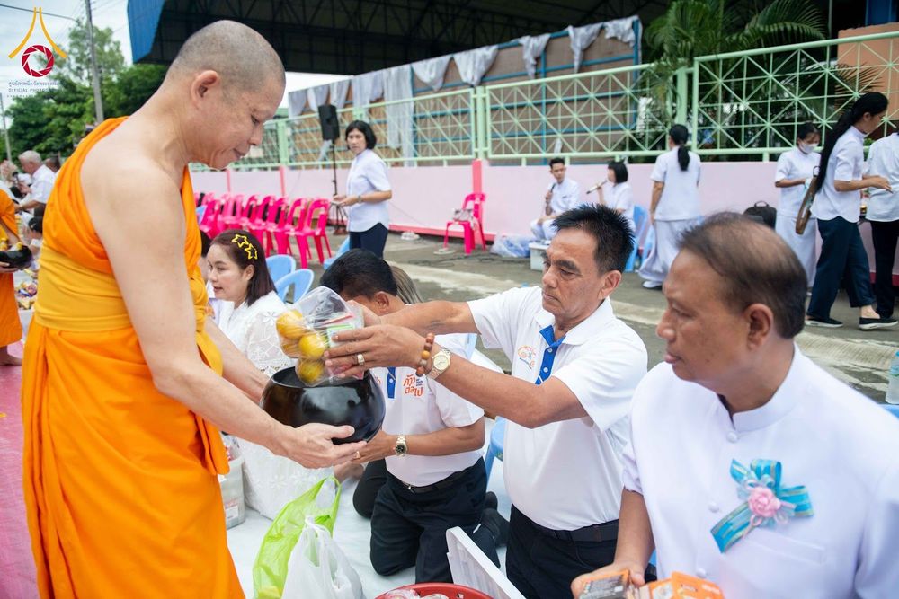 ภาพ No.350031:วันที่ 17 กันยายน พ.ศ. 2569 พิธีตักบาตรเข้าพรรษา 109 รูป ถวายเป็นพระราชกุศลสมเด็จพระบรมราชชนนีพันปีหลวง  ณ โรงเรียนสังข์อ่ำวิทยา อำเภอคลองหลวง จังหวัดปทุมธานี