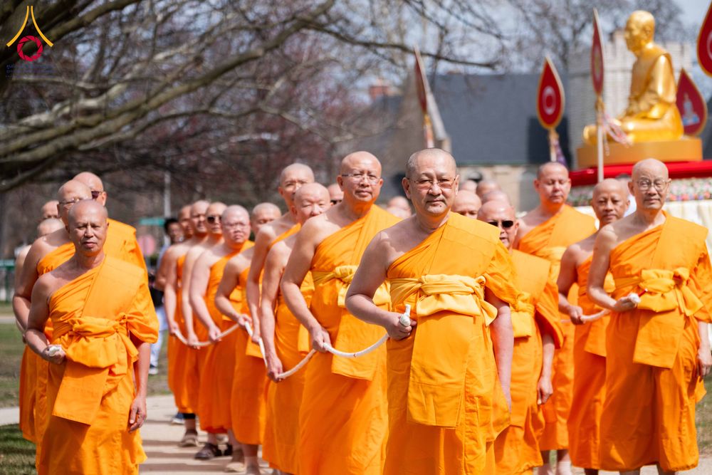 ภาพ No.319082:วันที่ 29 มีนาคม พ.ศ.2569 พิธีอัญเชิญรูปหล่อพระมงคลเทพมุนี (สด จนฺทสโร) ประดิษฐาน ณ ห้องปฏิบัติธรรม “มงคลรัตนโชติ”  วัดพระธรรมกายชิคาโก ประเทศสหรัฐอเมริกา