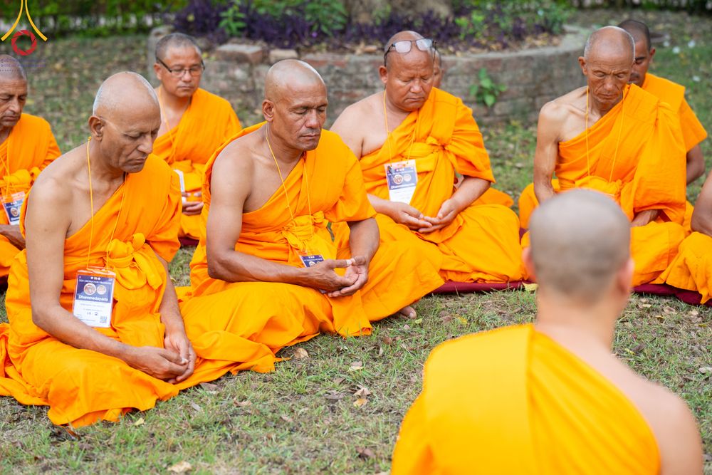 ภาพ No.314617:วันที่ 20 มีนาคม พ.ศ. 2569 พระอาจารย์ แนะนำการปฏิบัติธรรมให้แก่สามเณร  โครงการบรรพชาสามเณร 500 รูป เนปาล ณ วิหารมายาเทวี ประเทศเนปาล