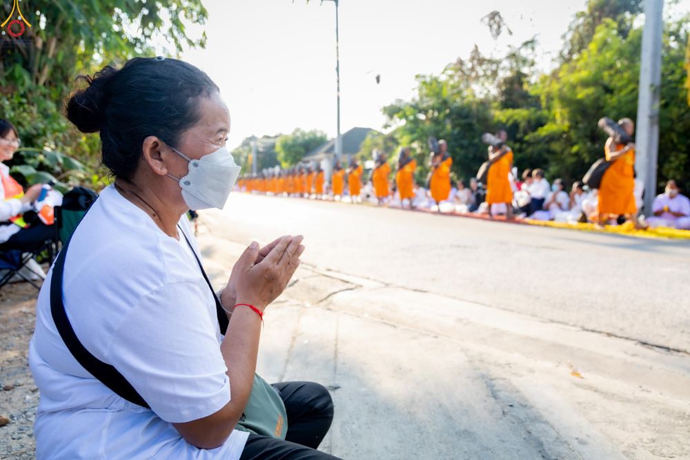 ภาพ No.295096:วันที่ 14 มกราคม พ.ศ. 2569 พิธีต้อนรับพระธรรมยาตรา อนุสรณ์สถานลำดับที่ 4  สถานที่เกิดด้วยกายธรรม ณ วัดโบสถ์บน ต.บางคูเวียง จ.นนทบุรี ในโครงการธรรมยาตรา กตัญญูบูชา มหาปูชนียาจารย์ พระมงคลเทพมุนี(สด จนฺทสโร) พระผู้ปราบมาร อนุสรณ์สถาน 7 แห่ง ปีที่ 14
