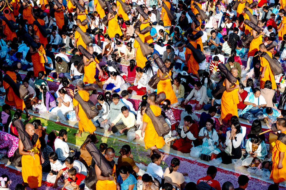 ภาพ No.292989:วันที่ 11 มกราคม พ.ศ. 2569 พิธีต้อนรับพระธรรมยาตรา ณ อนุสรณ์สถานลำดับที่ 3 (ภาพชุดที่ 2) สถานที่เกิดในเพศสมณะ วัดสองพี่น้อง อำเภอสองพี่น้อง จังหวัดสุพรรณบุรี ในโครงการธรรมยาตรา กตัญญูบูชา มหาปูชนียาจารย์ พระมงคลเทพมุนี(สด จนฺทสโร) พระผู้ปราบมาร อนุสรณ์สถ