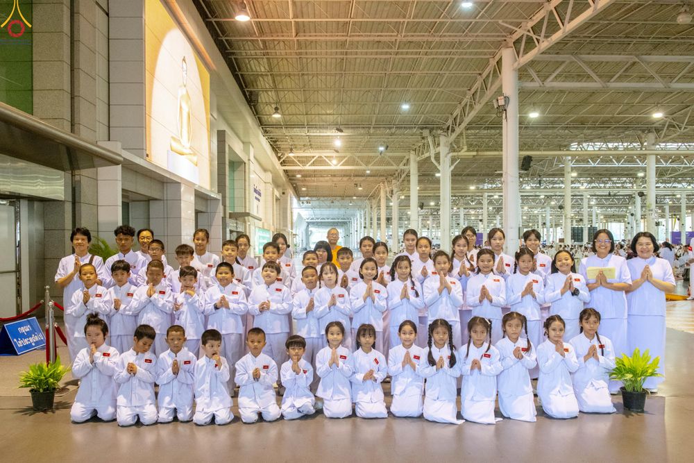 ภาพ No.327864:วันที่ 3 พฤษภาคม พ.ศ.2569 พิธีรับมอบพระบรมสารีริกธาตุ จากสาธารณรัฐแห่งสหภาพเมียนมา ณ ห้องแก้วสารพัดนึก วัดพระธรรมกาย