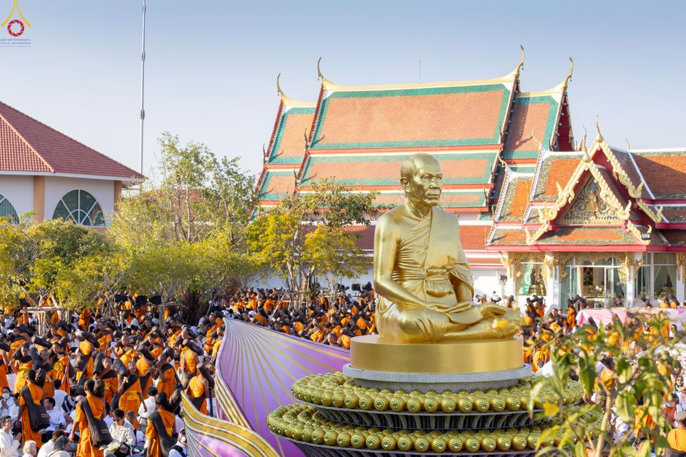 ภาพ No.292929:วันที่ 11 มกราคม พ.ศ. 2569 พิธีต้อนรับพระธรรมยาตรา ณ อนุสรณ์สถานลำดับที่ 3 (ภาพชุดที่ 2) สถานที่เกิดในเพศสมณะ วัดสองพี่น้อง อำเภอสองพี่น้อง จังหวัดสุพรรณบุรี ในโครงการธรรมยาตรา กตัญญูบูชา มหาปูชนียาจารย์ พระมงคลเทพมุนี(สด จนฺทสโร) พระผู้ปราบมาร อนุสรณ์สถ