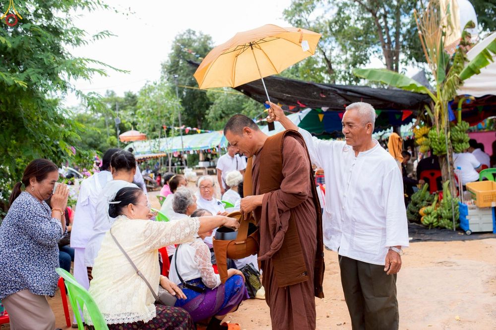 ภาพ No.271818:วันที่ 3 พฤศจิกายน พ.ศ. 2568 พิธีทอดกฐินสามัคคีทั่วไทย ณ วัดป่าพนังสลักได อ.หนองบัวแดง จ.ชัยภูมิ โดยคณะศิษยานุศิษย์ บูชาธรรม 81 ปี หลวงพ่อธัมมชโย