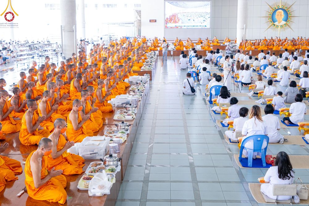 ภาพ No.115534:พิธีเจริญพระพุทธมนต์ และถวายภัตตาหาร ในวาระครบ 115 ปี วันคล้ายวันเกิด คุณยายอาจารย์ มหารัตนอุบาสิกาจันทน์ ขนนกยูง (ผู้ให้กำเนิดวัดพระธรรมกาย) วันศุกร์ที่ 19 มกราคม พ.ศ. 2567 ณ หอฉันคุณยายอาจารย์ วัดพระธรรมกาย