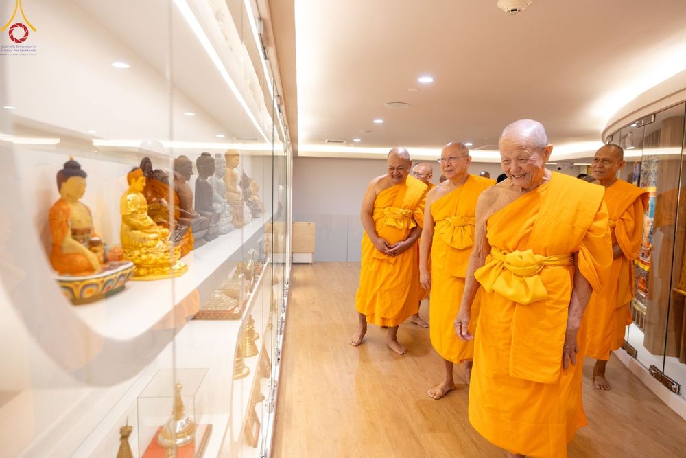 ภาพ No.103720:พิธีเปิดห้องนิทรรศการเพื่อสันติภาพโลก World Peace Lies Within ONE MAN'S VISION   วาระอายุวัฒนมงคล 83 ปี หลวงพ่อทัตตชีโว ณ ชั้น 2 อาคาร 100 ปี คุณยายอาจารย์ฯ วัดพระธรรมกาย วันพฤหัสบดีที่ 21 ธันวาคม พ.ศ. 2566