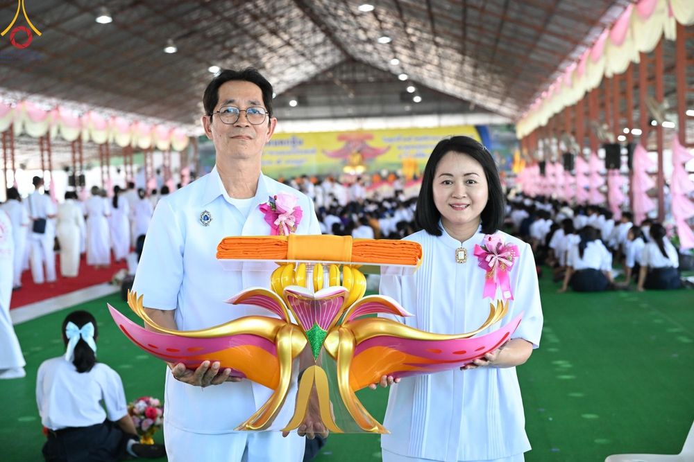 ภาพ No.172475:พิธีทอดกฐินเพื่อสร้าง "ลานเอนกประสงค์พญานาค 4 ตระกูล" วันที่ 15 พฤศจิกายน พ.ศ.2567 ณ พุทธอุทยานนานาชาติ อ.โพนพิสัย จ.หนองคาย