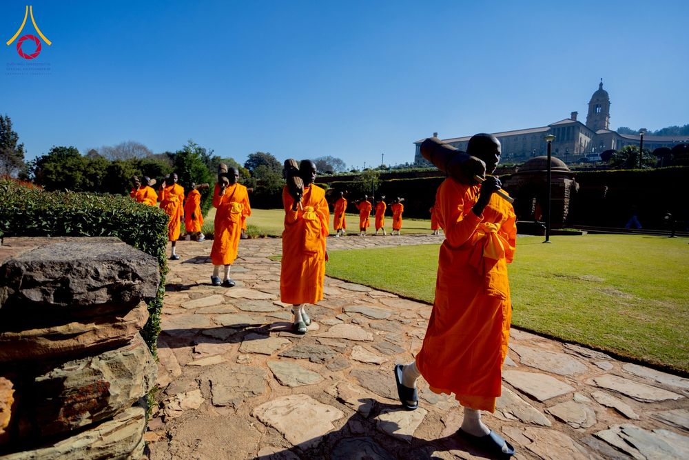 ภาพ No.232831:วันที่ 1 กรกฏาคม พ.ศ. 2568 Dhammayatra in South Africa 2025 ธรรมยาตราแอฟริกาใต้ — เส้นทางแห่งสติ สมาธิ และปัญญา ธรรมทายาทที่ได้อบรมโครงการบรรพชาอุปสมบทหมู่ครั้งที่ 2 ณ วัดพระธรรมกายโจฮันเนสเบิร์ก ประเทศแอฟริกาใต้