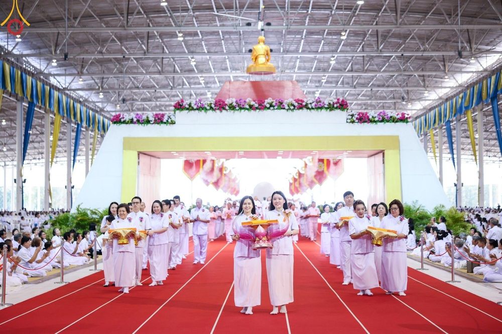 ภาพ No.177960:พิธีทอดผ้าป่าต้นสมบัติจักรพรรดิ ในวันอาทิตย์ที่ 1 ธันวาคม พ.ศ. 2567 ณ สภาธรรมกายสากล วัดพระธรรมกาย