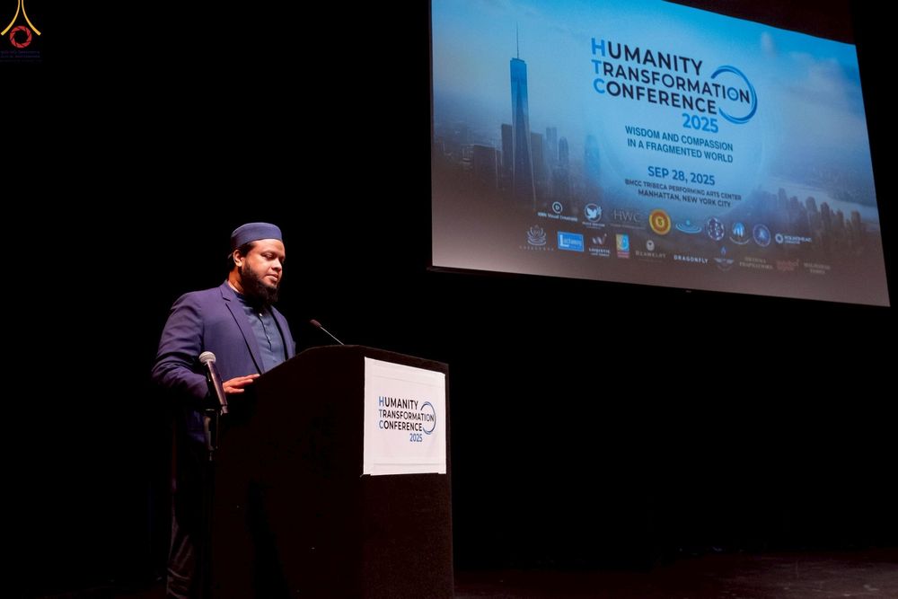 ภาพ No.249759:วันอาทิตย์ที่ 28 กันยายน พ.ศ. 2568 การปฏิบัติธรรมบูชาธรรม 108 ปี แห่งการบรรลุธรรมของหลวงปู่วัดปากน้ำ ได้จุดประทีปสันติภาพไปทั่วโลก และได้ร่วมเสวนาทางปัญญา เพื่อการขยายพระพุทธศาสนาวิชชาธรรมกายไปทั่วโลก  ในงาน HTC Newyork USA