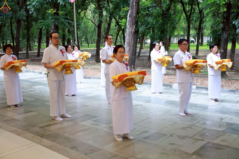 ภาพ No.227353:วันเสาร์ที่ 31 พฤษภาคม พ.ศ. 2568 พิธีเวียนประทักษิณรอบพระอุโบสถ ในพิธีอุปสมบท สามเณรเตรียม DCI รุ่นที่ 22 ณ อุโบสถพระไตรปิฎก วัดพระธรรมกาย