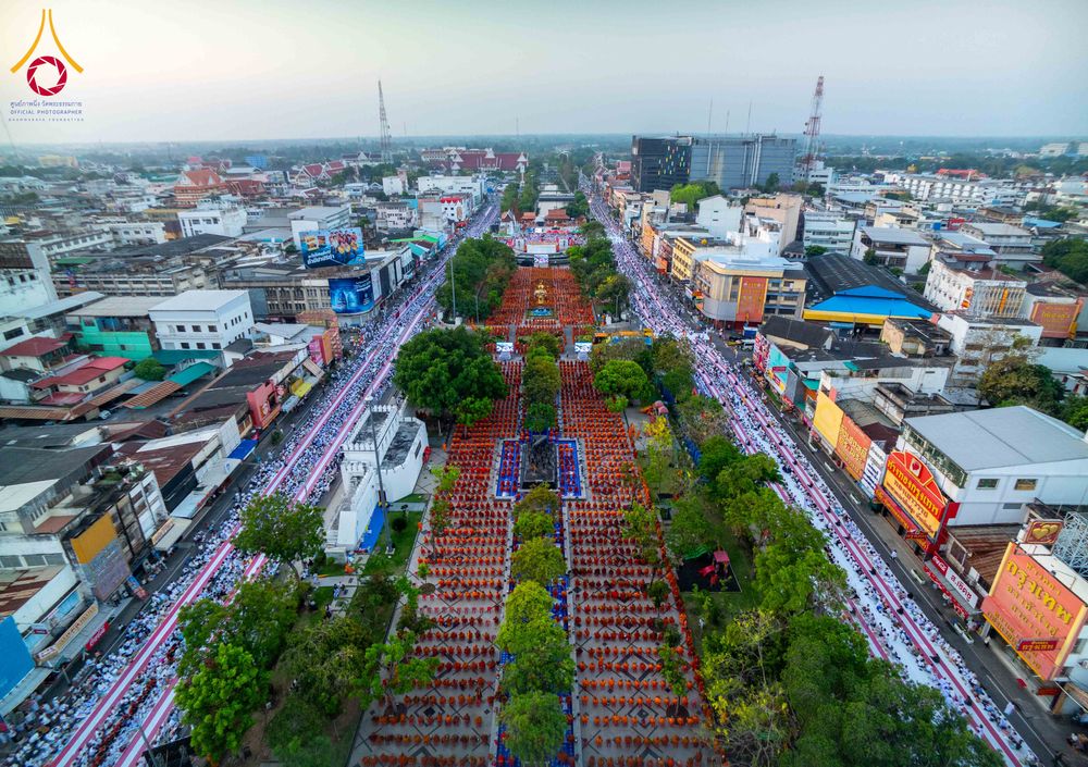 ภาพ No.312710:วันอาทิตย์ที่ 8 มีนาคม พ.ศ.2569 ทำบุญเมืองนครราชสีมา 558 ปี ตักบาตรพระ 10,000 รูป (ภาพชุดที่ 2)