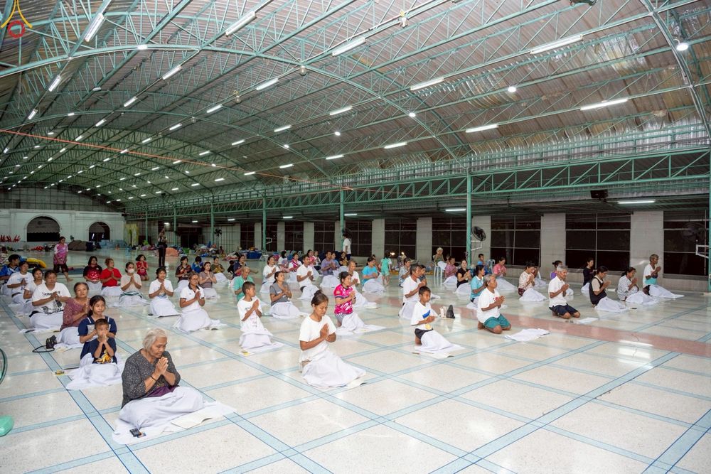 ภาพ No.235389:วันที่ 30-31 กรกฎาคม พ.ศ. 2568 วัดพระธรรมกาย มูลนิธิธรรมกาย ร่วมกับศูนย์ส่งเสริมศีลธรรมจังหวัดสุรินทร์ เปิดศูนย์พักพิงชั่วคราวเพื่อช่วยเหลือประชาชน ผู้อพยพจากเหตุปะทะกันตามแนวชายแดน ไทย-กัมพูชา ตั้งแต่วันที่ 24 กรกฎาคม พ.ศ.2568 เป็นต้นไป