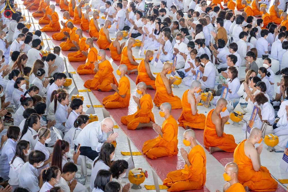 ภาพ No.84200:พิธีขอบรรพชา , พิธีขอสรณคมน์และศีล ,  พิธีรับบาตร , พิธีอุปสมบท ในโครงการบรรพชาอุปสมบทหมู่ธรรมทายาทรุ่นเข้าพรรษา และโครงการบรรพชาสามเณรโรงเรียนนานาชาติ รุ่นที่ 12 ณ โบสถ์พระไตรปิฎก วัดพระธรรมกาย วันที่ 22 กรกฎาคม พ.ศ. 2566