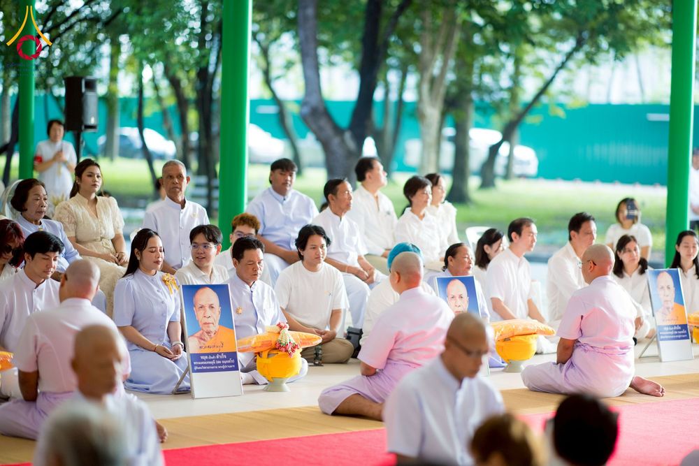 ภาพ No.244678:วันเสาร์ที่ 6 กันยายน พ.ศ. 2568 พิธีขอขมา-รับผ้าไตรของนาคธรรมทายาท โครงการอุปสมบทหมู่บูชาธรรมครบรอบ 108 ปี  วันครูผู้ค้นพบวิชชาธรรมกาย ณ โบสถ์พระไตรปิฎก วัดพระธรรมกาย