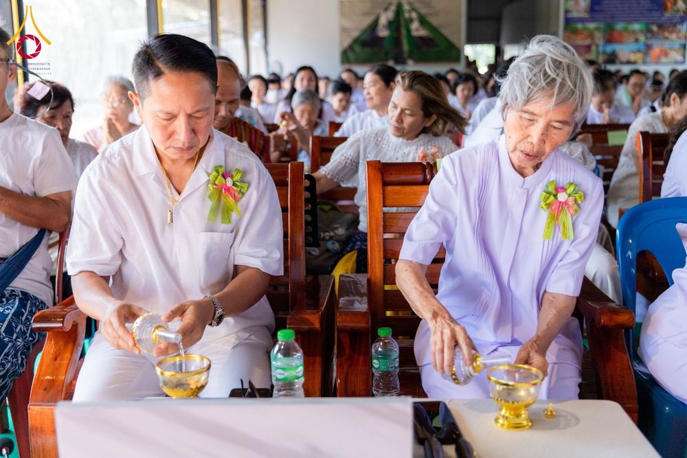 ภาพ No.176939:พิธีทอดกฐิน ณ วัดศรีวรรณวนาราม จ.ปทุมธานี ในโครงการทอดกฐินสามัคคีทั่วไทย 30,000 วัด บูชาธรรม 80 ปี หลวงพ่อธัมมชโย โดยคณะศิษยานุศิษย์วัดพระธรรมกาย วันที่ 2 พฤศจิกายน พ.ศ. 2567