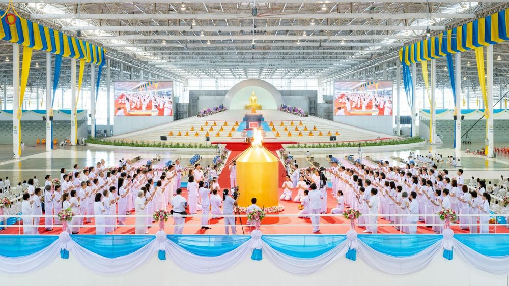 ภาพ No.249436:วันที่ 28 กันยายน พ.ศ. 2568 พิธีจุดเทียนใจ ไฟนิรันด์ อนันตชัย ณ สภาธรรมกายสากล วัดพระธรรมกาย