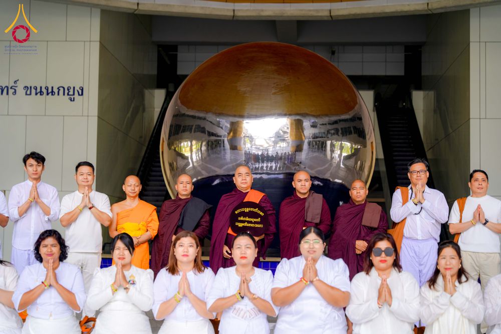 ภาพ No.327672:วันที่ 1-6 พฤษภาคม พ.ศ.2569 ต้อนรับชาวต่างชาติ พระภิกษุ คณะชาวเมียนมาร์  อุบาสิกาชาวอินเดีย เยี่ยมชมวัดพระธรรมกายและสักการะพระมหาธรรมกายเจดีย์
