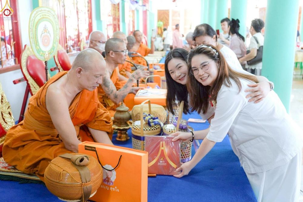 ภาพ No.265241:วันที่ 18 ตุลาคม พ.ศ. 2568 พิธีทอดกฐินสามัคคีทั่วไทย วัดค้างคาว ต.บางไผ่ อ.เมืองนนทบุรี จ.นนทบุรี โดยคณะศิษยานุศิษย์ บูชาธรรม 81 ปี หลวงพ่อธัมมชโย