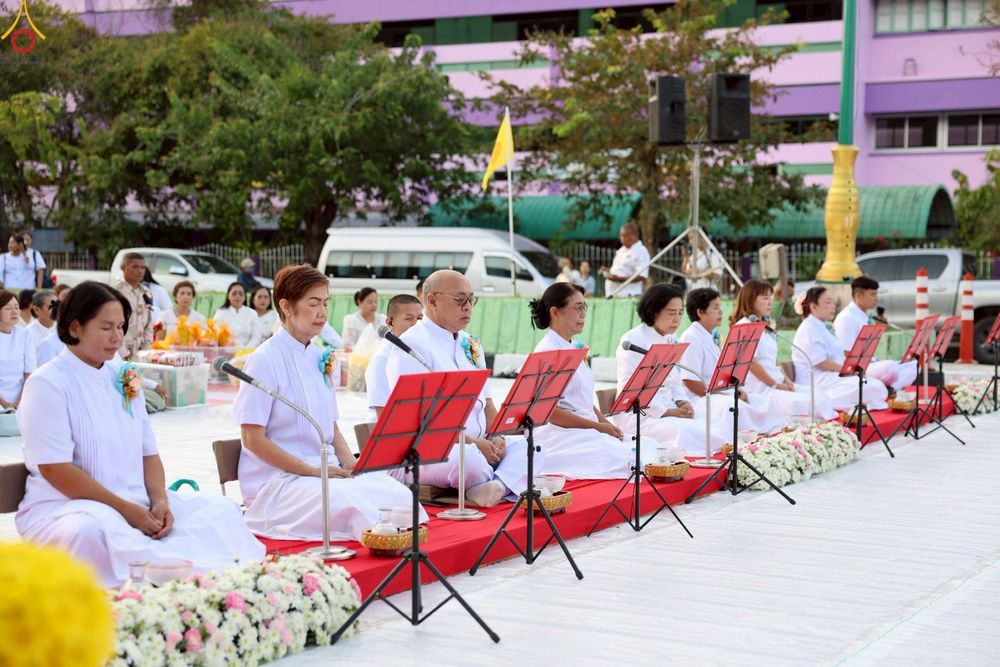ภาพ No.235143:วันอาทิตย์ที่ 27 กรกฎาคม พ.ศ. 2568 พิธีตักบาตรพระ1,000 รูป ทำบุญเมืองพัทลุง ประธานสงฆ์ พระปริยัติวชิโรดม  เจ้าคณะจังหวัดพัทลุง ประธานฆราวาส นายรัฐศาสตร์ ชิดชู  ผู้ว่าราชการจังหวัดพัทลุง