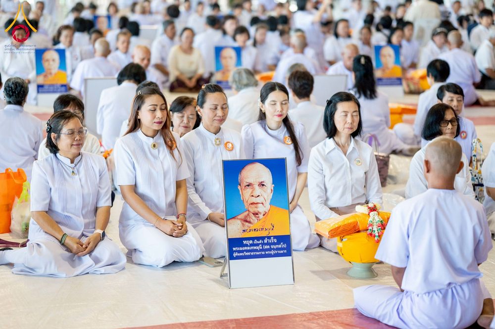 ภาพ No.277385:วันเสาร์ที่ 6 ธันวาคม พ.ศ. 2568 พิธีบรรพชาอุปสมบทและพิธีถวายบาตร โครงการอุปสมบทบูชาธรรมมหาปูชนียาจารย์ ประจำปี พ.ศ.2568 โครงการบวชพระนานาชาติ AEC และ WAB รุ่น CEO (นักบริหาร) รุ่นที่ 5 ณ โบสถ์พระไตรปิฏก วัดพระธรรมกาย