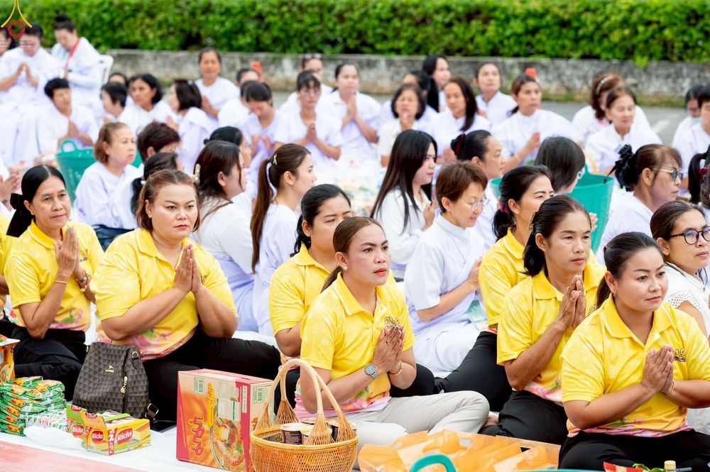 ภาพ No.241876:วันอาทิตย์ที่ 31 สิงหาคม พ.ศ. 2568 พิธีทำบุญแด่คณะสงฆ์ 122 รูป ฉลอง 121 ปี อำเภอคลองหลวง จ.ปทุมธานี เพื่อนำส่งช่วยเหลือคณะสงฆ์ 323 วัด 4 จังหวัดชายแดนภาคใต้ และช่วยเหลือประชาชนจากเหตุปะทะ แนวชายแดนไทย-กัมพูชา ณ บริเวณหน้าที่ว่าการอำเภอคลองหลวง 
