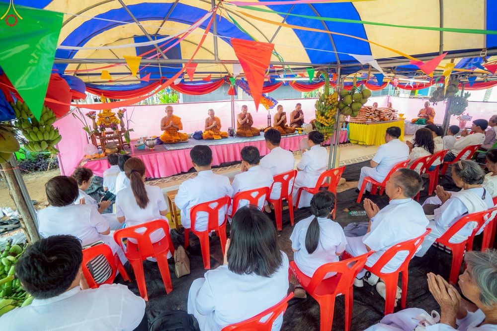 ภาพ No.271817:วันที่ 3 พฤศจิกายน พ.ศ. 2568 พิธีทอดกฐินสามัคคีทั่วไทย ณ วัดป่าพนังสลักได อ.หนองบัวแดง จ.ชัยภูมิ โดยคณะศิษยานุศิษย์ บูชาธรรม 81 ปี หลวงพ่อธัมมชโย