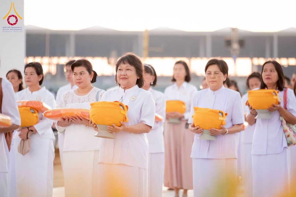 ภาพ No.276600:วันเสาร์ที่ 6 ธันวาคม  พ.ศ. 2568 พิธีเวียนประทักษิณและพิธีวันทาเจดีย์ โครงการอุปสมบทบูชาธรรมมหาปูชนียาจารย์ ประจำปี พ.ศ.2568 โครงการบวชพระนานาชาติ AEC และ WAB รุ่น CEO (นักบริหาร) รุ่นที่ 5 ณ มหาธรรมกายเจดีย์ วัดพระธรรมกาย