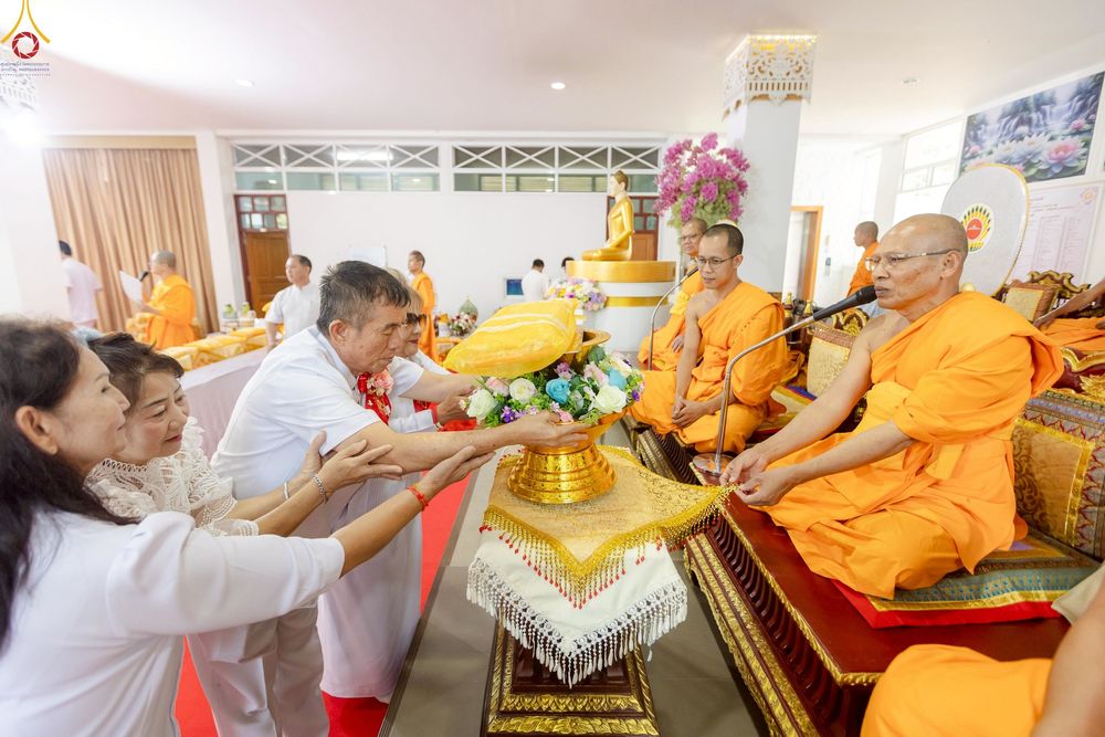 ภาพ No.260278:วันที่ 18 ตุลาคม พ.ศ. 2568 พิธีทอดกฐินสามัคคีทั่วไทย 30,000 วัด โดยคณะศิษยานุศิษย์ บูชาธรรม 81 ปี หลวงพ่อธัมมชโย ณ วัดกิ่วลม ต.บ่อหลวง อ.ฮอด จ.เชียงใหม่