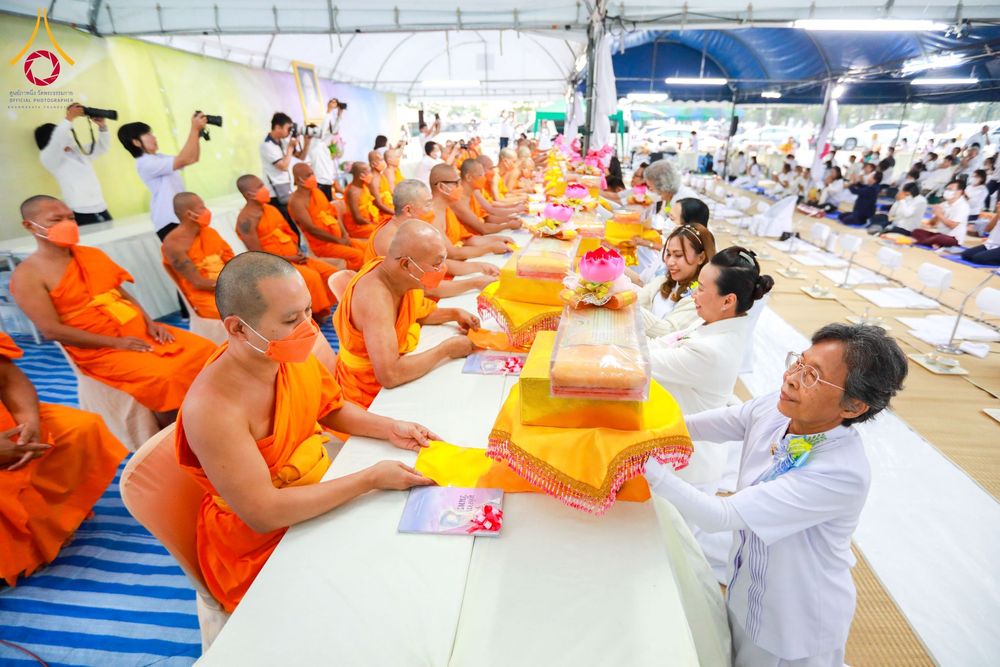 ภาพ No.119057:พิธีถวายภัตตาหารเป็นสังฆทาน แด่คณะพระธรรมยาตรา วันที่ 27 มกราคม พ.ศ. 2567 ณ อนุสรณ์สถานบางปลา จ.นครปฐม