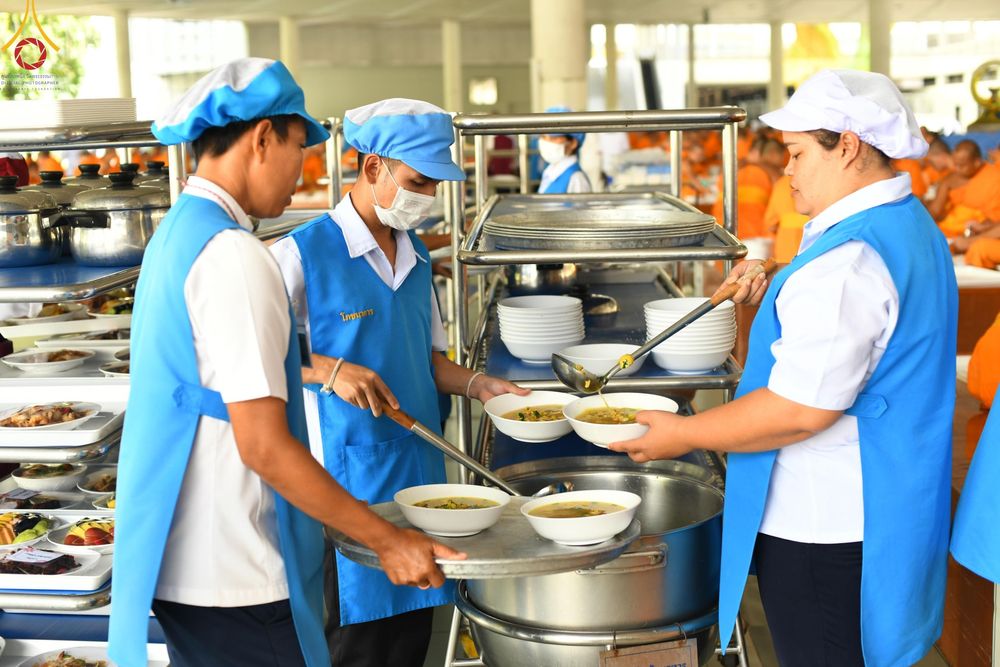ภาพ No.168673:พิธีถวายภัตตาหารเมนูสวรรค์ ณ หอฉันคุณยายอาจารย์ วัดพระธรรมกาย ในวันเสาร์ที่ 9 พฤศจิกายน พ.ศ. 2567