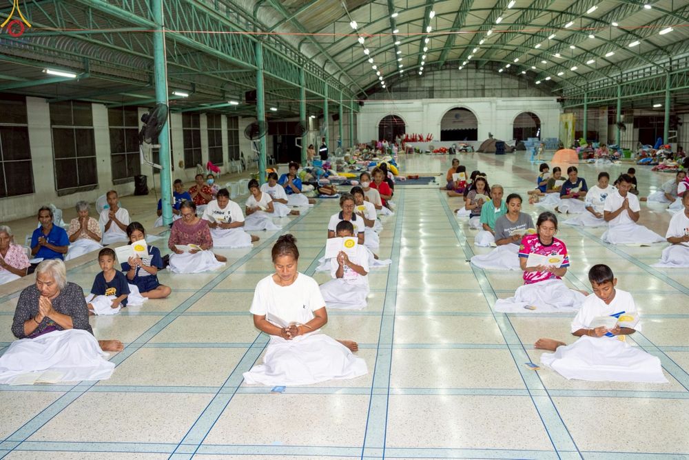 ภาพ No.235388:วันที่ 30-31 กรกฎาคม พ.ศ. 2568 วัดพระธรรมกาย มูลนิธิธรรมกาย ร่วมกับศูนย์ส่งเสริมศีลธรรมจังหวัดสุรินทร์ เปิดศูนย์พักพิงชั่วคราวเพื่อช่วยเหลือประชาชน ผู้อพยพจากเหตุปะทะกันตามแนวชายแดน ไทย-กัมพูชา ตั้งแต่วันที่ 24 กรกฎาคม พ.ศ.2568 เป็นต้นไป