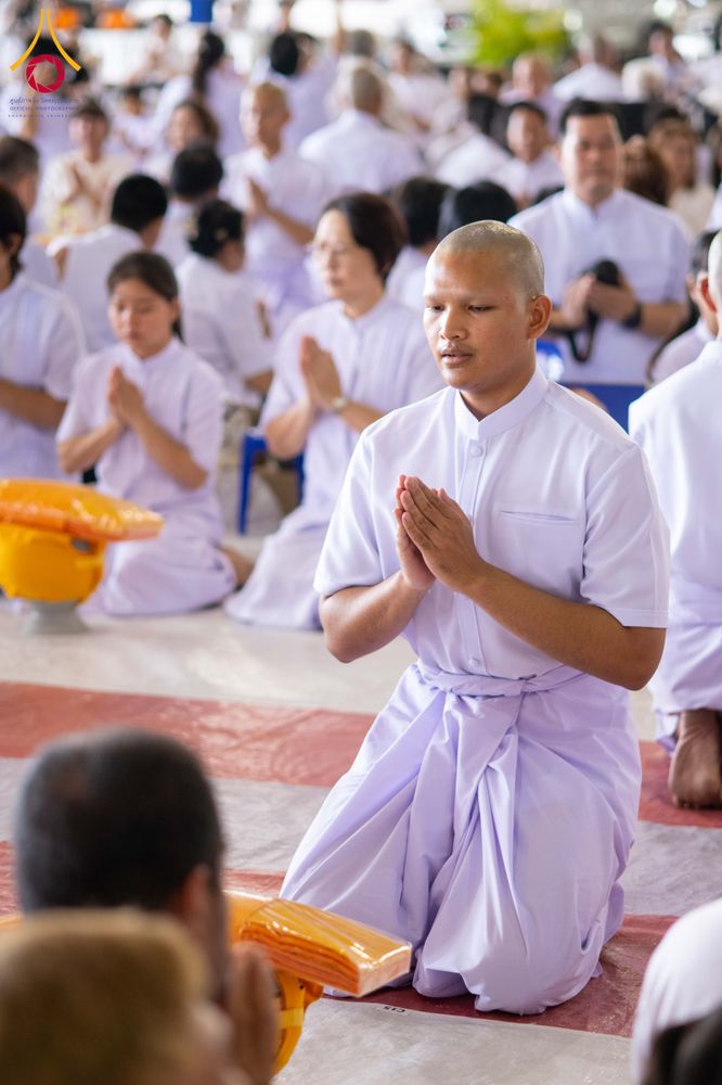 ภาพ No.321306:วันเสาร์ที่ 11 เมษายน พ.ศ.2569 พิธีขอขมาและมอบผ้าไตร โครงการอุปสมบทหมู่ บูชาธรรมหลวงพ่อธัมมชโย พ.ศ.2569 โครงการอุปสมบทหมู่ธรรมทายาท ระดับอุดมศึกษา รุ่น 53 (ภาคฤดูร้อน) ณ วัดพระธรรมกาย ปทุมธานี