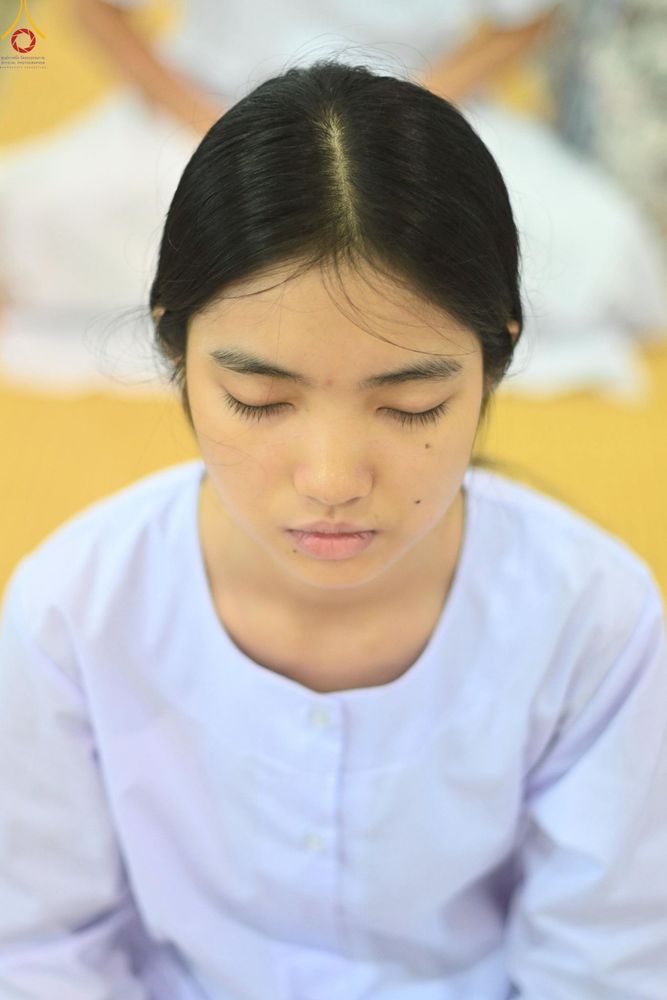 ภาพ No.251244:วันที่ 10 ตุลาคม พ.ศ. 2568 พิธีปฏิบัติธรรม ในวันคล้ายวันเกิด 141 ปี พระมงคลเทพมุนี (สด จนฺทสโร) พระผู้ปราบมาร ณ สภาธรรมกายสากล วัดพระธรรมกาย