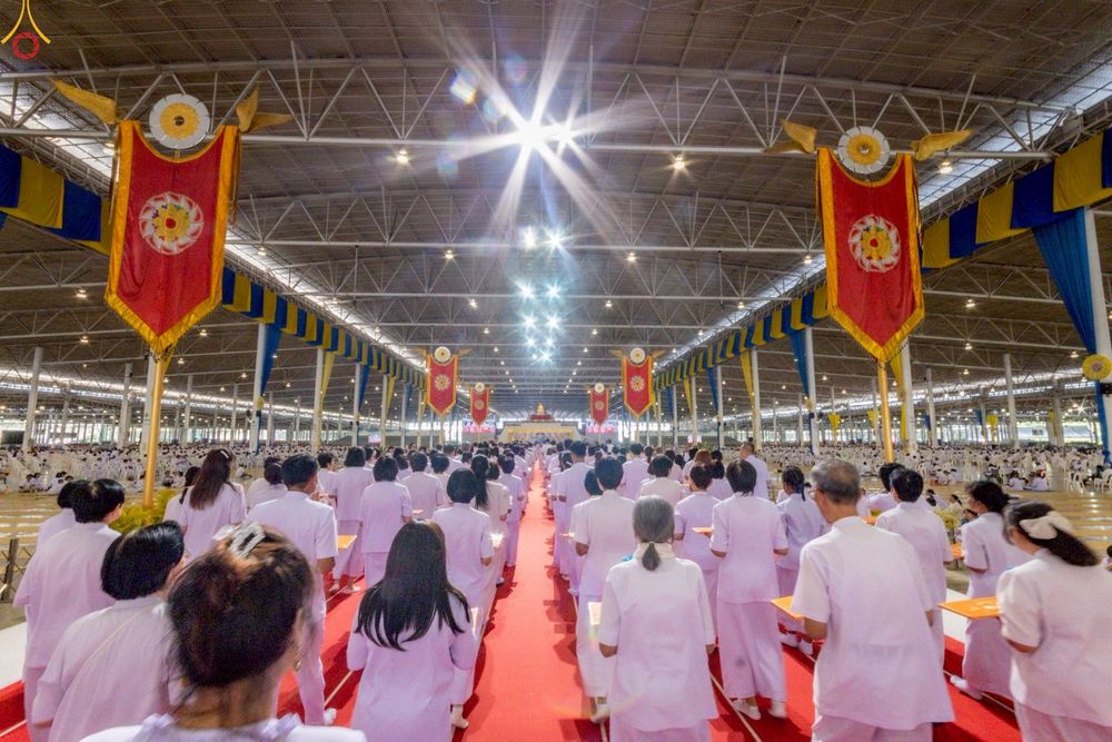 ภาพ No.277472:วันอาทิตย์ต้นเดือนที่ 7 ธันวาคม พ.ศ.2568 พิธีทอดผ้าป่าต้นสมบัติจักรพรรดิ ณ สภาธรรมกายสากล วัดพระธรรมกาย