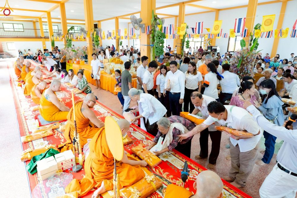 ภาพ No.250781:วันพุธที่ 8 ตุลาคม พ.ศ. 2568 พิธีทอดกฐินสามัคคีทั่วไทย 30,000 วัด โดยคณะศิษยานุศิษย์ บูชาธรรม 81 ปี หลวงพ่อธัมมชโย ณ วัดหนองโพธิ์ อ.กำแพงแสน จ.นครปฐม