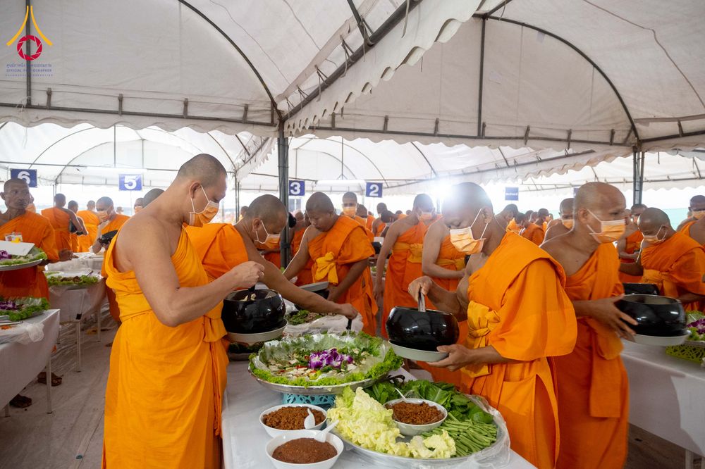 ภาพ No.298597:วันที่ 20 มกราคม พ.ศ. 2569 พิธีถวายภัตตาหารเป็นสังฆทาน แด่พระธรรมยาตรา ณ อนุสรณ์สถานบางปลา วัดบางปลา อำเภอบางเลน จังหวัดนครปฐม ในโครงการธรรมยาตรา กตัญญูบูชา มหาปูชนียาจารย์ พระมงคลเทพมุนี(สด จนฺทสโร) พระผู้ปราบมาร อนุสรณ์สถาน 7 แห่ง ปีที่ 14