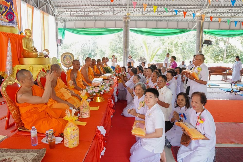 ภาพ No.169899:พิธีทอดกฐิน ณ วัดรัตนปทุม  จ.ร้อยเอ็ด ในโครงการกฐินสามัคคีทั่วไทย 30,000 วัด บูชาธรรม 80 ปี หลวงพ่อธัมมชโย โดยคณะศิษยานุศิษย์วัดพระธรรมกาย วันที่ 26 ตุลาคม พ.ศ. 2567