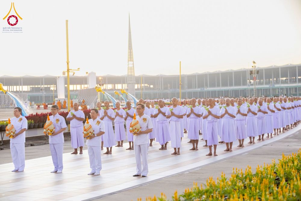 ภาพ No.276591:วันเสาร์ที่ 6 ธันวาคม  พ.ศ. 2568 พิธีเวียนประทักษิณและพิธีวันทาเจดีย์ โครงการอุปสมบทบูชาธรรมมหาปูชนียาจารย์ ประจำปี พ.ศ.2568 โครงการบวชพระนานาชาติ AEC และ WAB รุ่น CEO (นักบริหาร) รุ่นที่ 5 ณ มหาธรรมกายเจดีย์ วัดพระธรรมกาย