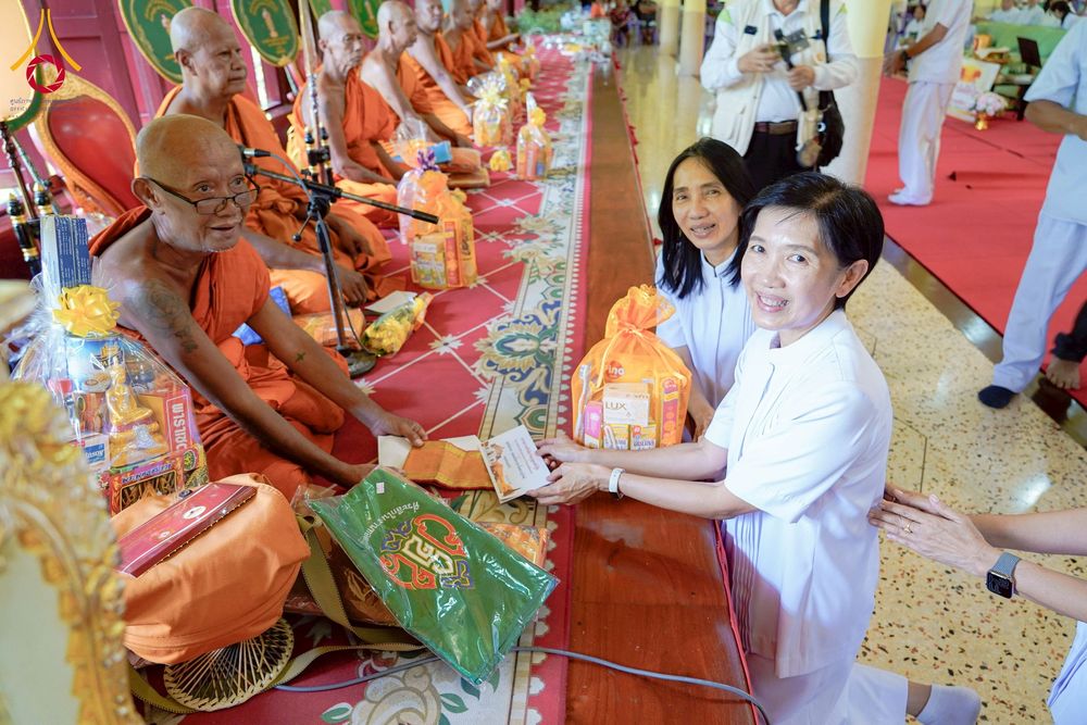 ภาพ No.275679:วันที่ 5 พฤศจิกายน พ.ศ. 2568 พิธีทอดกฐินสามัคคีทั่วไทย ณ วัดโพธิ์ศรี ต.ท่าข้าม อ.ค่ายบางระจัน จ.สิงห์บุรี โดยคณะศิษยานุศิษย์ บูชาธรรม 81 ปี หลวงพ่อธัมมชโย