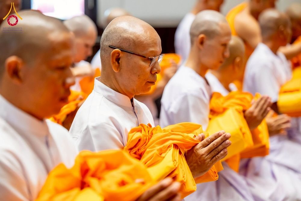 ภาพ No.277709:วันเสาร์ที่ 6 ธันวาคม พ.ศ. 2568 พิธีบรรพชาอุปสมบทและพิธีถวายบาตร โครงการอุปสมบทบูชาธรรมมหาปูชนียาจารย์ ประจำปี พ.ศ.2568 โครงการบวชพระนานาชาติ AEC และ WAB รุ่น CEO (นักบริหาร) รุ่นที่ 5 ณ มหาธรรมกายเจดีย์ วัดพระธรรมกาย